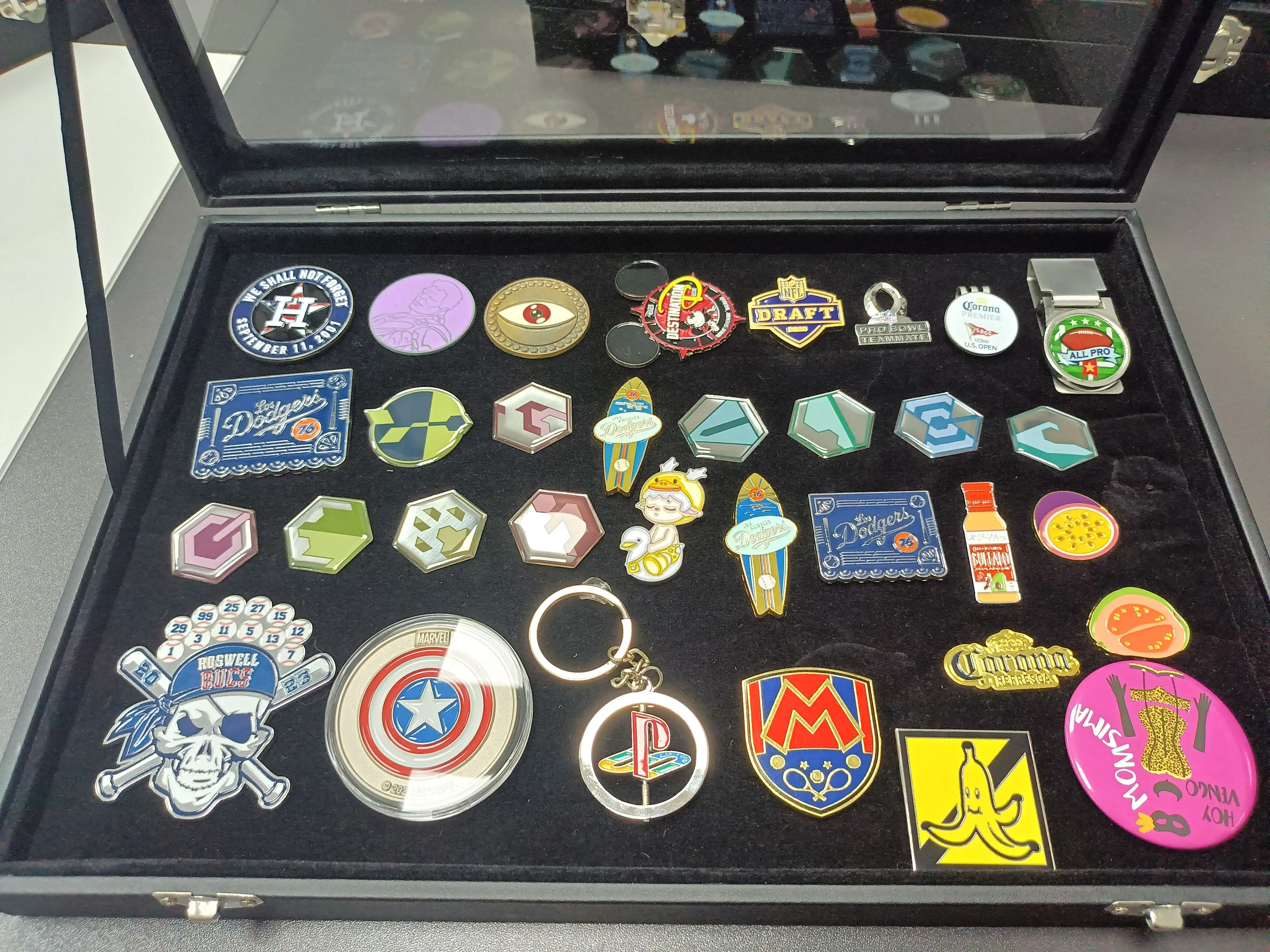 Custom Hot Sale Flame Pins Border Fitted Hat Pins Rhinestone Hat Pins