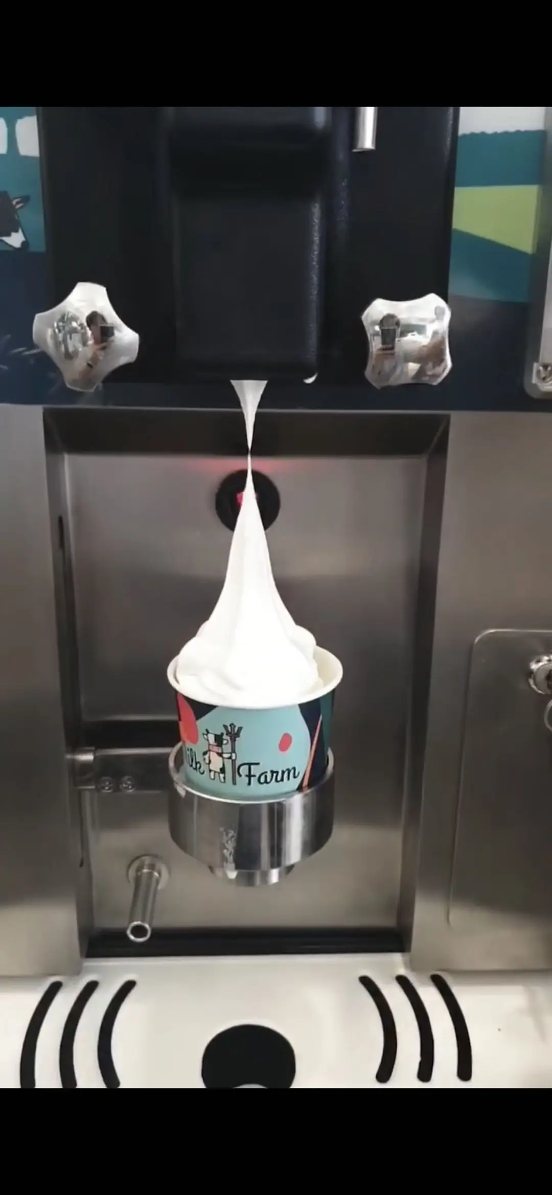 Pasmo New Type Coin Operated Soft Ice Cream Vending Machine