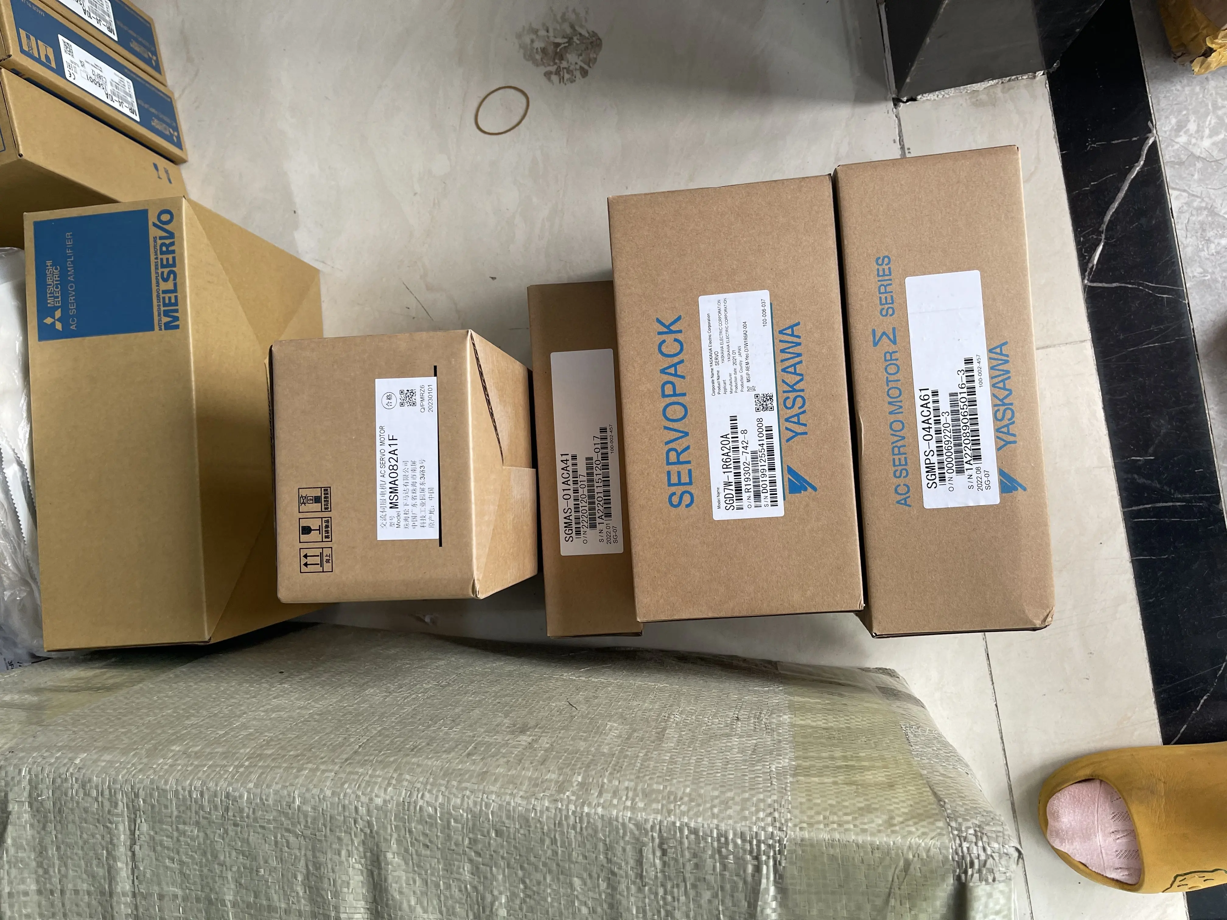 Yaskawa AC Servo Motor SGMAS-01ACA41 Yaskawa AC Servo Motor SGMAS-01ACA41