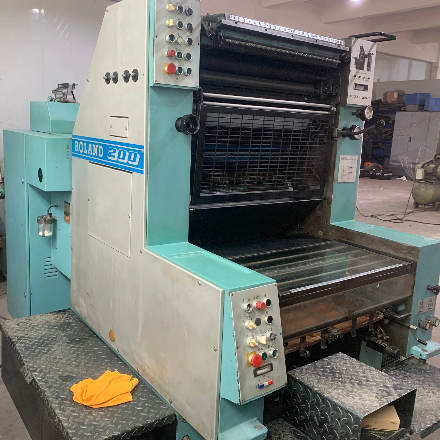 Used  ROLAND 200 Single Color With Independant Alcohol Dampening System