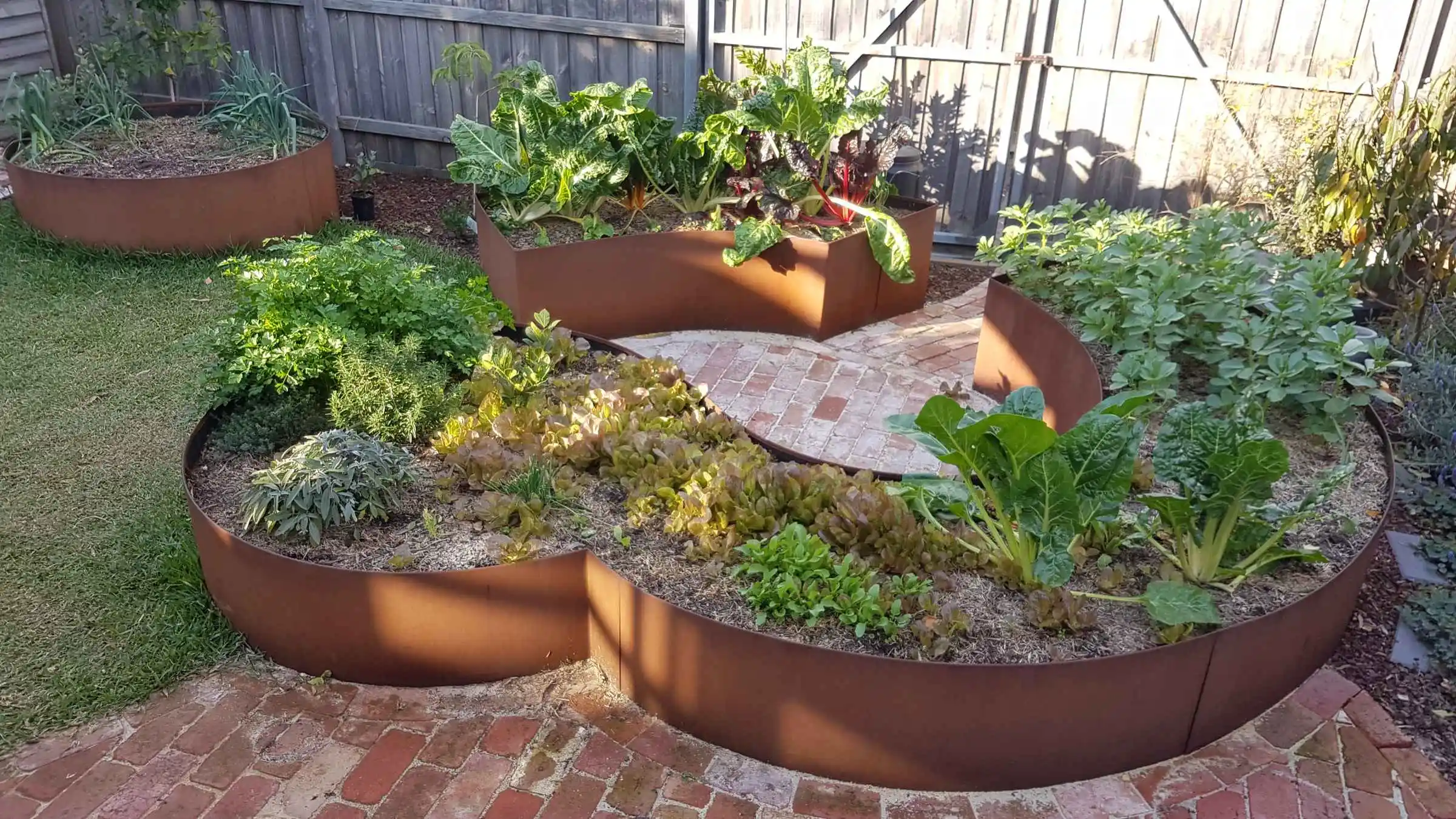 Customized Landscape Decorative Corten Steel Garden Edging Corten Steel
