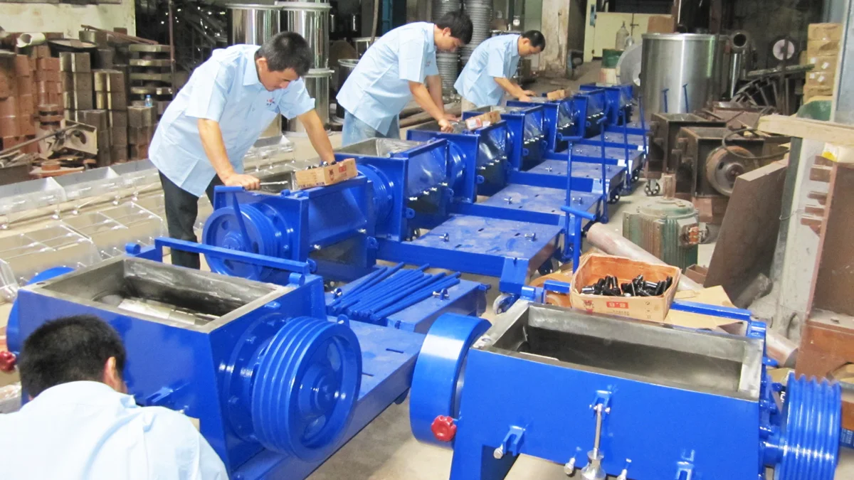 Chaozhou Longhe Plastic Machinery Co., Ltd. Guangzhou Branch