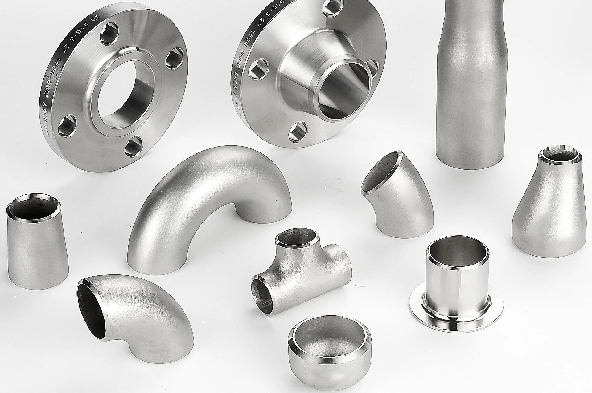 Производители деталей трубопроводов. Фитинги для стальной трубы / Steel Pipe Fittings. Stainless Steel Elbow. Фиттингс пипе. Соединительный детали из нержавеющей стали.