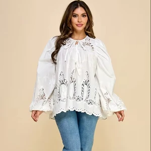 Ladies' Elegant Casual Blouse Embroidered Cotton Crewneck Raglan Sleeve Lace Pattern Breathable Woven Summer Top
