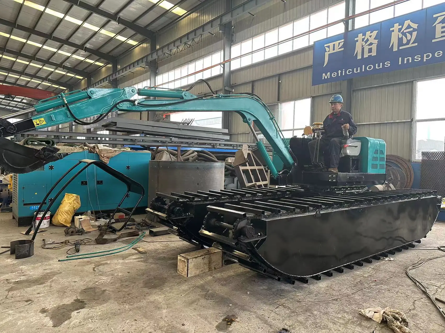 China KEDA Mini Excavating Type Desilting Dredger Mini Amphibious Excavator