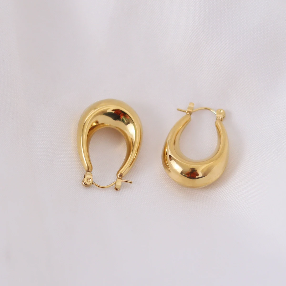 French Modern Hollow U Shaped Earrings 18k Gold Plated Stainless Steel