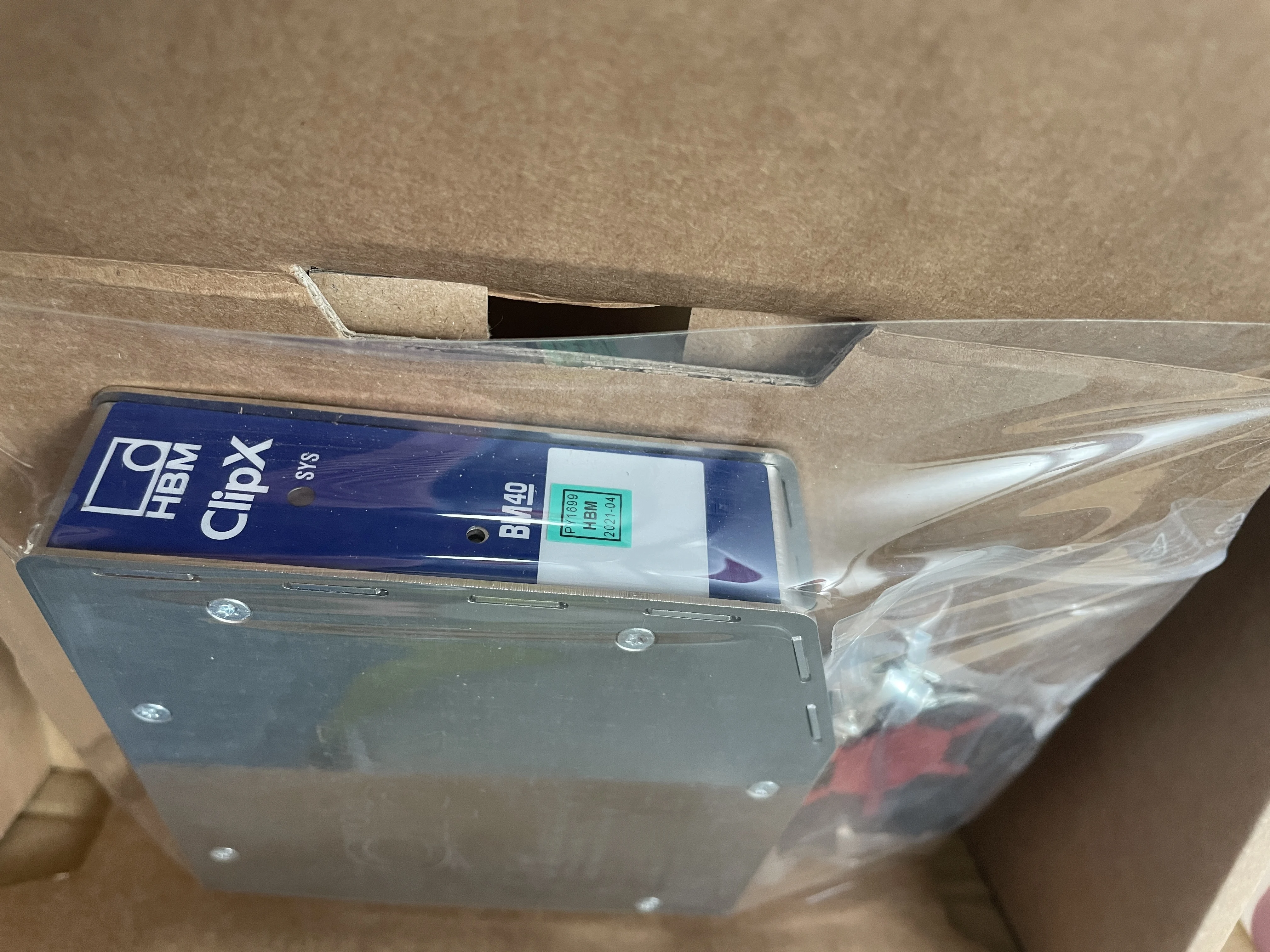HBK ClipX BM40 amplifier with load cell