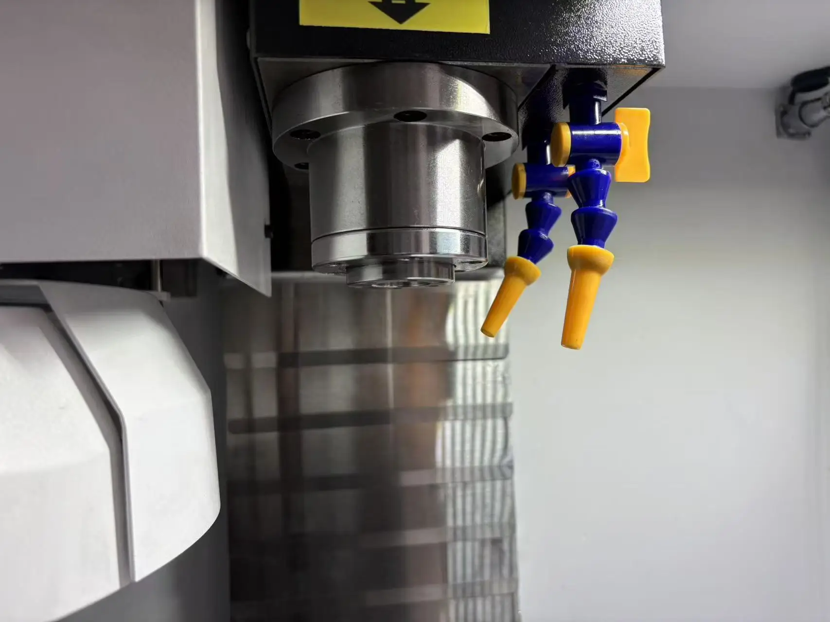 VMC215 Mini İşleme merkezi. Küçük masaüstü CNC freze makinesi