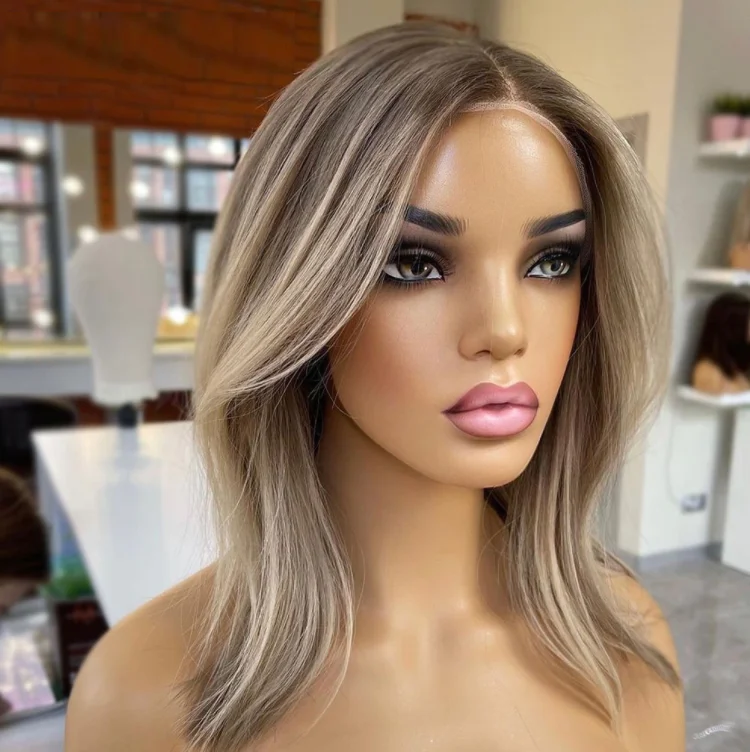 Graceful Lady Wig - White and Gray Ash Blonde Short Bob display picture 1