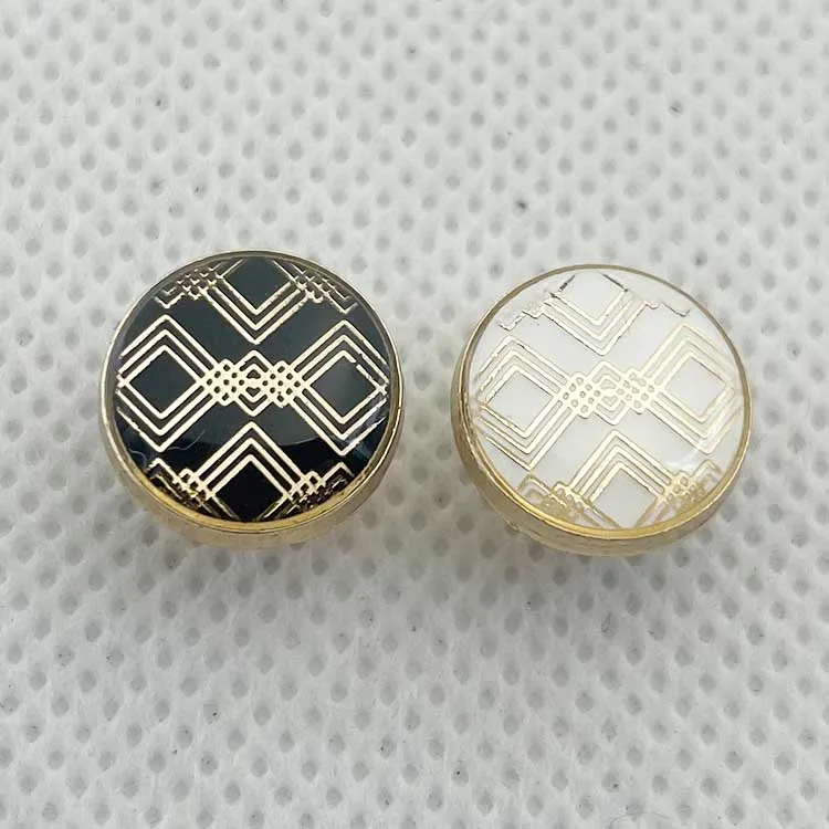 Металлическая пружинная кнопка для одежды