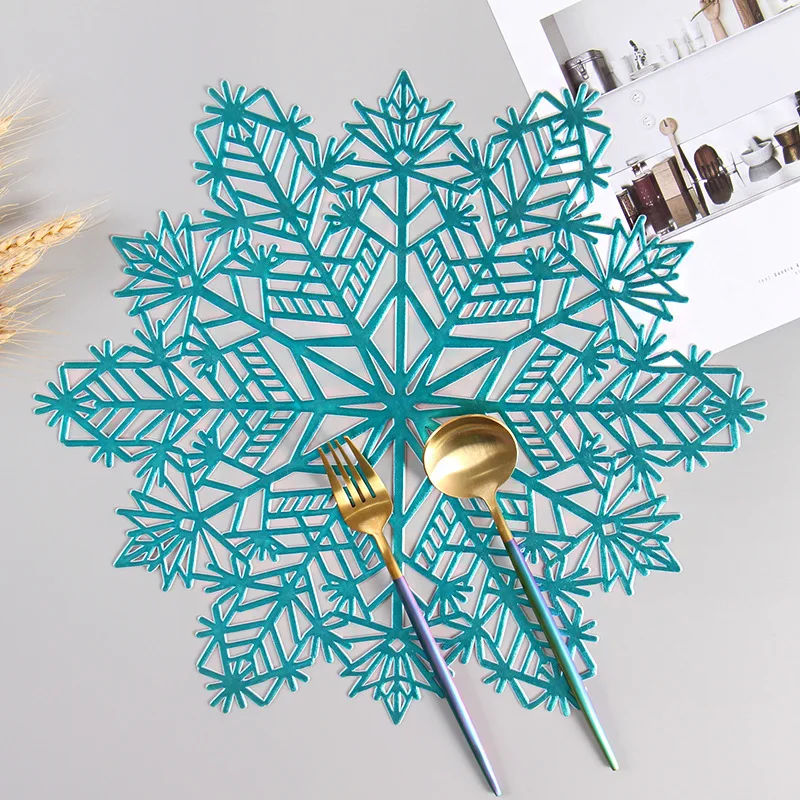 Custom Home Light Luxury Hollow Christmas Table Decoration coaster Plate Placemats PVC Hollow Snowflake Insulated Placemats