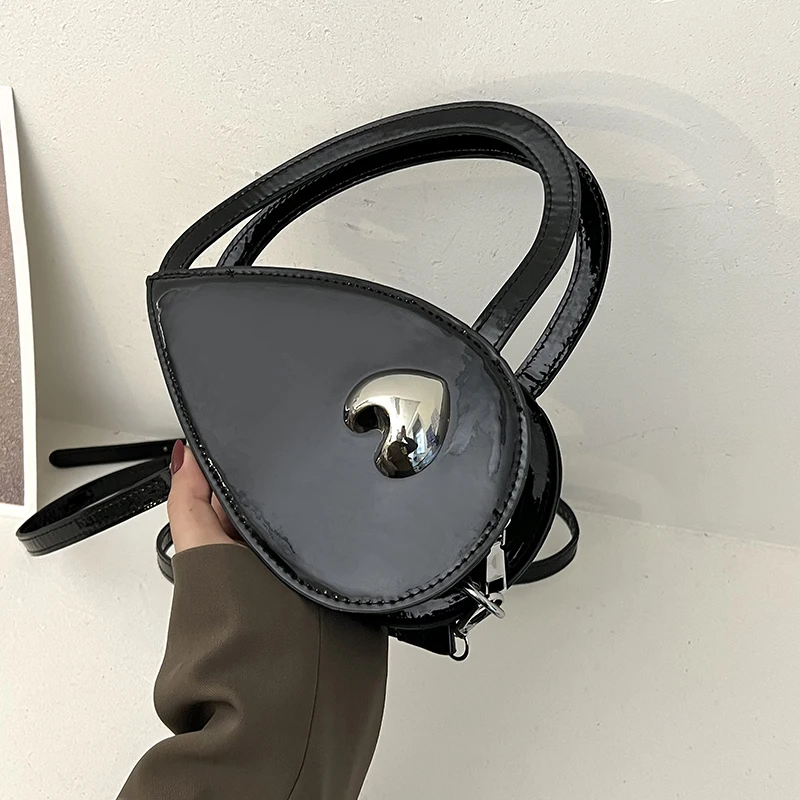 New Designer Heart Shape Bag Women′ S 2023 New Fashion Simple Handbag Retro  Black Shoulder Purses and Bags Ladies - China Bag and PU Lady Bags price