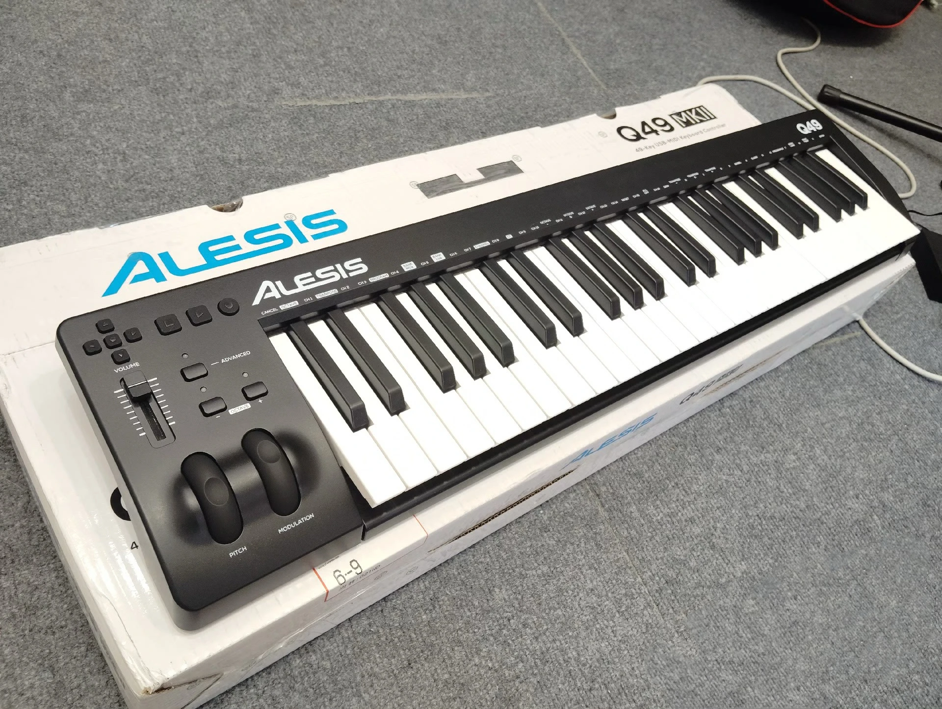 ALESIS Q49 MKII - 49 Keyboard Controller with Touch Function