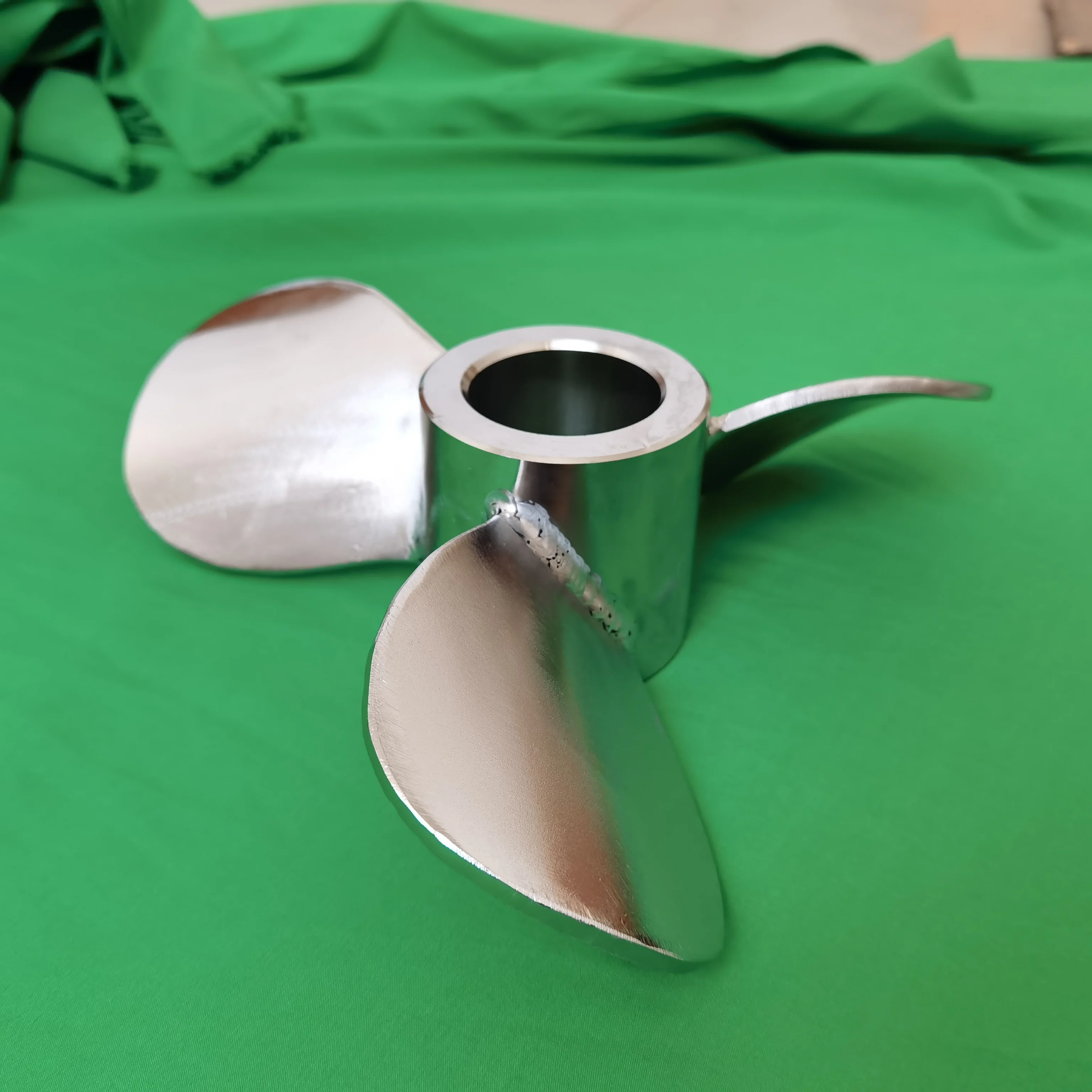 High Solidity Hydrofoil Propeller Impeller Agitator Broad Blade Homogenizer for Efficient Mixing of Chemicals & Plastics
