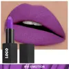 Lápiz labial mate tubo cuadrado negro 11