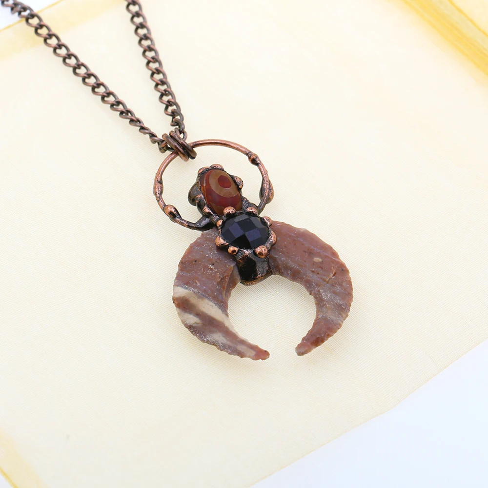 Natural Stone Agate Crescent Moon Pendants Vintage BOHO Jewelry Healing Crystal Necklace Pendant