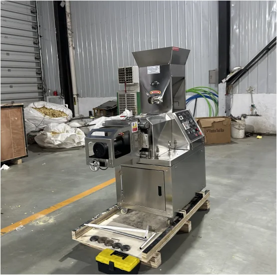Ring Extrusion New Automatic Small Chip Maize Pellet Corn Puffing Maker Ball Manufacturing Rice Extruded Puff Mini Snack Machine