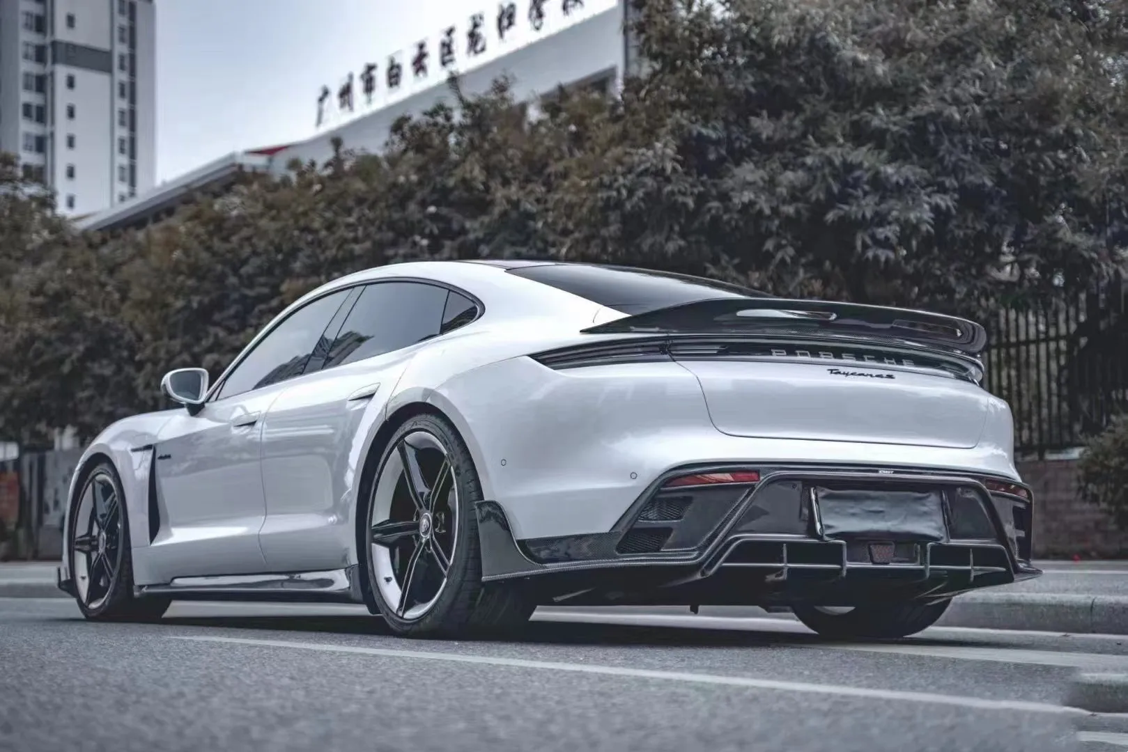 Kit de Carroceria para Porsche Taycan foto 4