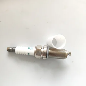 Original  Quality Packing Factory Car Parts Wholesale Spark Plug 90919-01233 for toyota Innova