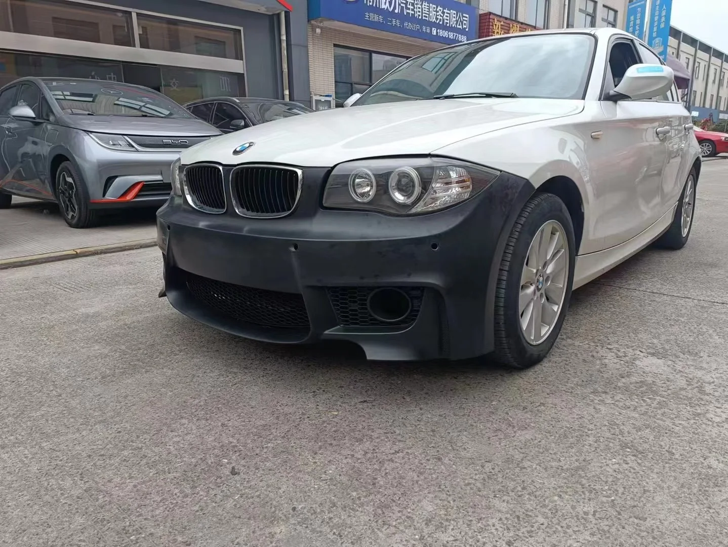 For XLstyling New Car Conversion Upgrade 1M Front Bumper Facelift Body Kit for BMW E81 E82 E87 with Black Carbon Fiber Look