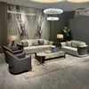 Beige, bianco e grigio