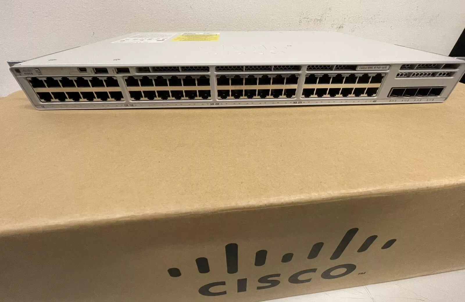 Cisco C9200L-48P-4G-E Catalyst 9200L 48-Port PoE+ 4x1G Network Essentials Switch