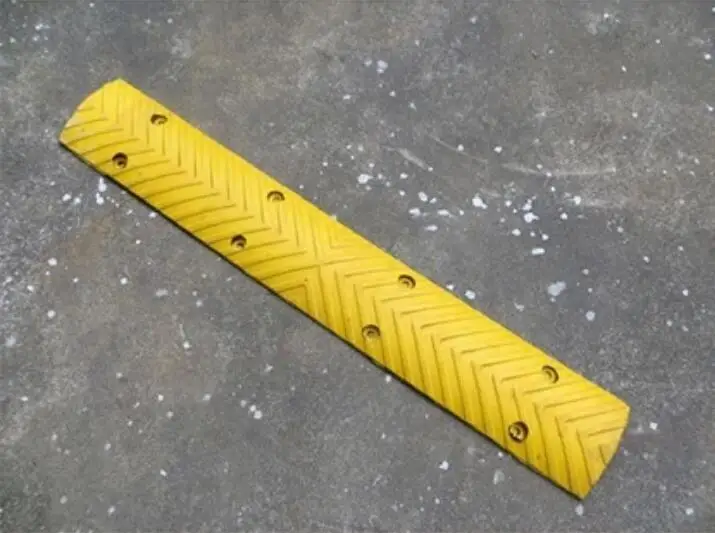 Durable Mini Small Yellow Black Speed Hump Rubber Speed Bump Stripe