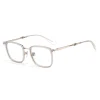 Gris transparent