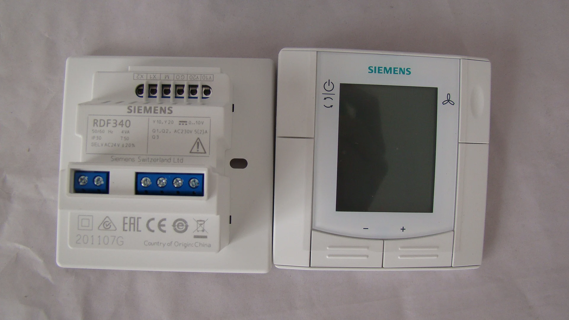 Siemens Rdf340 Flush-mount Room Thermostat For Rectangular Conduit Box ...