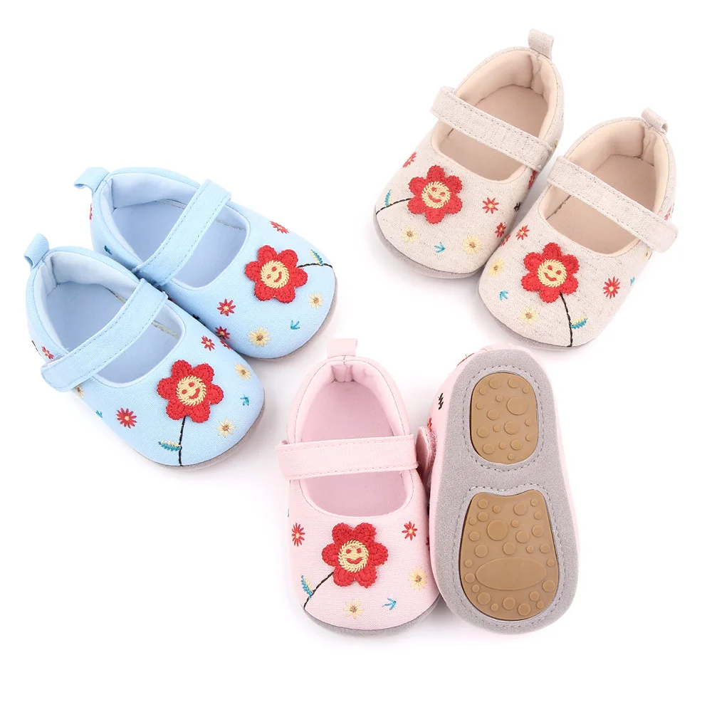 Wholesale newborn baby shoes girls beauty knitting flowers non-slip toddler shoes factory
