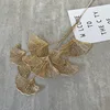 feuilles de ginkgo en forme d'éventail