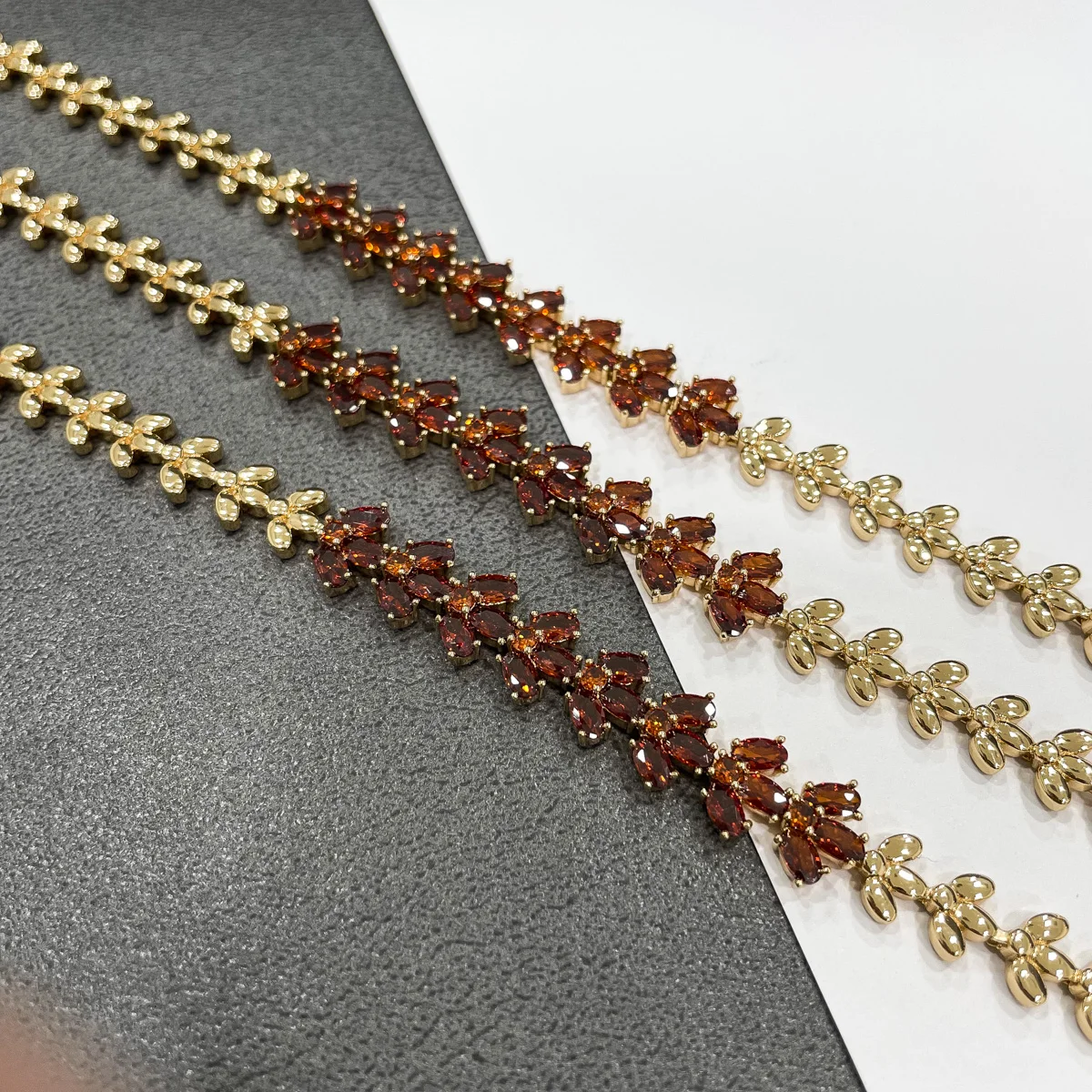 Wholesale 2021 New Fashion Design Dubai 18k Gold Plated Big Red Zircon  Jewelry Bracelet for Women Girls