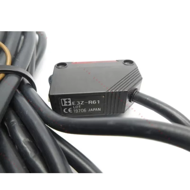 Gold Seller E3Z-R61   PLC  Controller  Server Driver  Brand New Original Spot