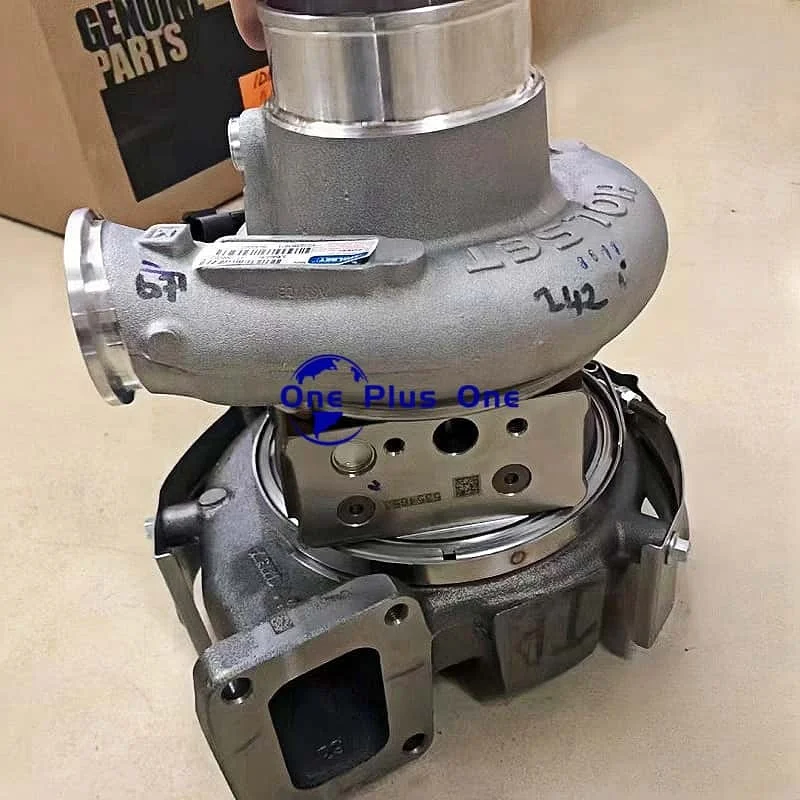 M36 確認画像 Komatsu 6746-81-8112 & 6746-81-8111 Turbochargers - High Quality