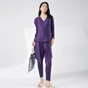 Lady's Casual Two-Piece Suit Single-Breasted Cardigan and Ankle-Length Trousers Pleated Design Woven Fabric One Size Top