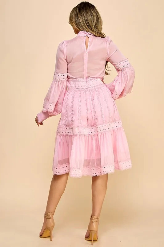 Elegant Lady Sweet Chiffon Dress With Lace Decoration Natural Waistline Woven Weaving Method - Image 4