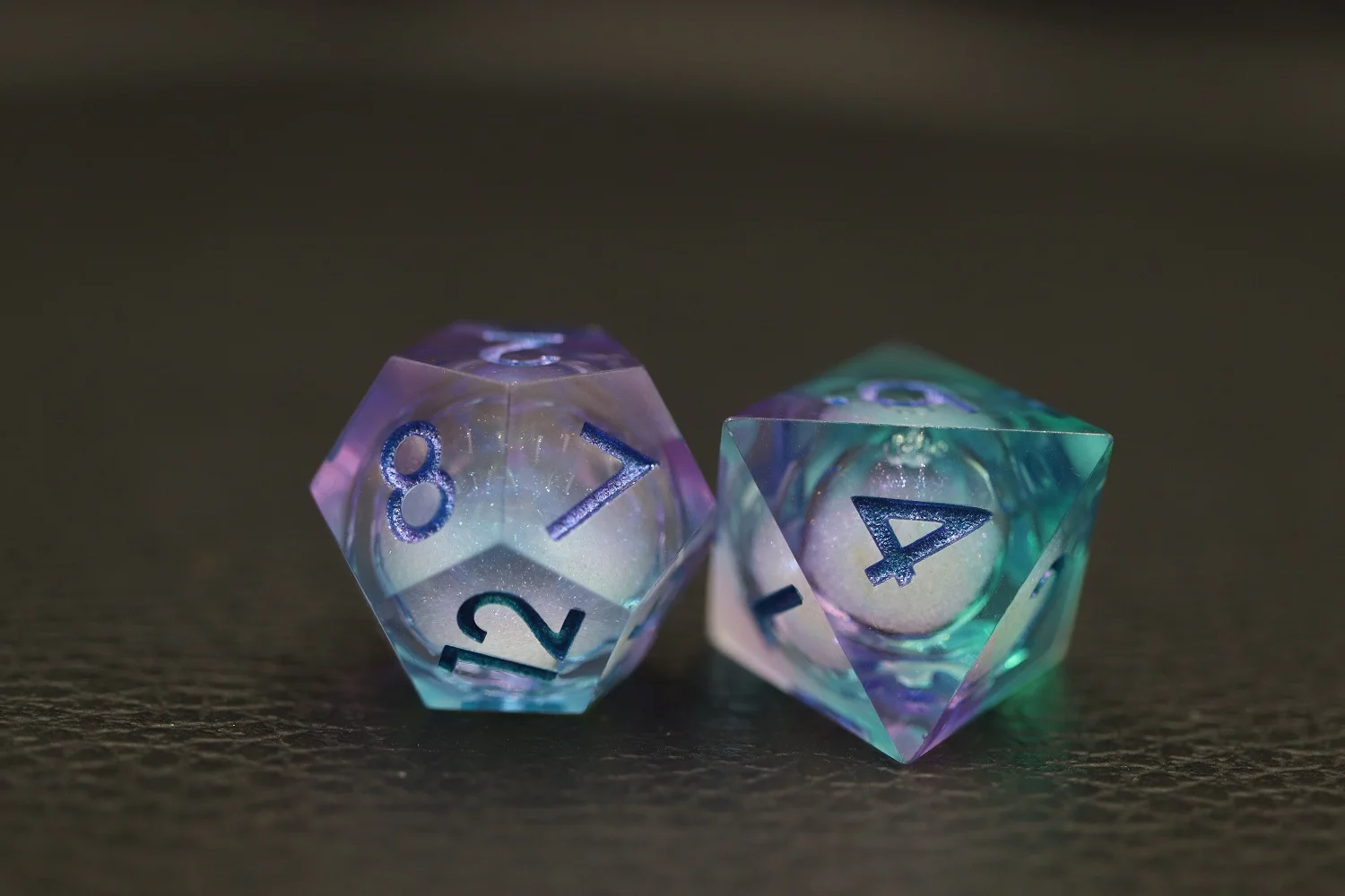 7pcs Polyhedral Glitter Resin RPG Dice Dungeons and Dragons Sharp Edge Liquid Core for D&D Players factory