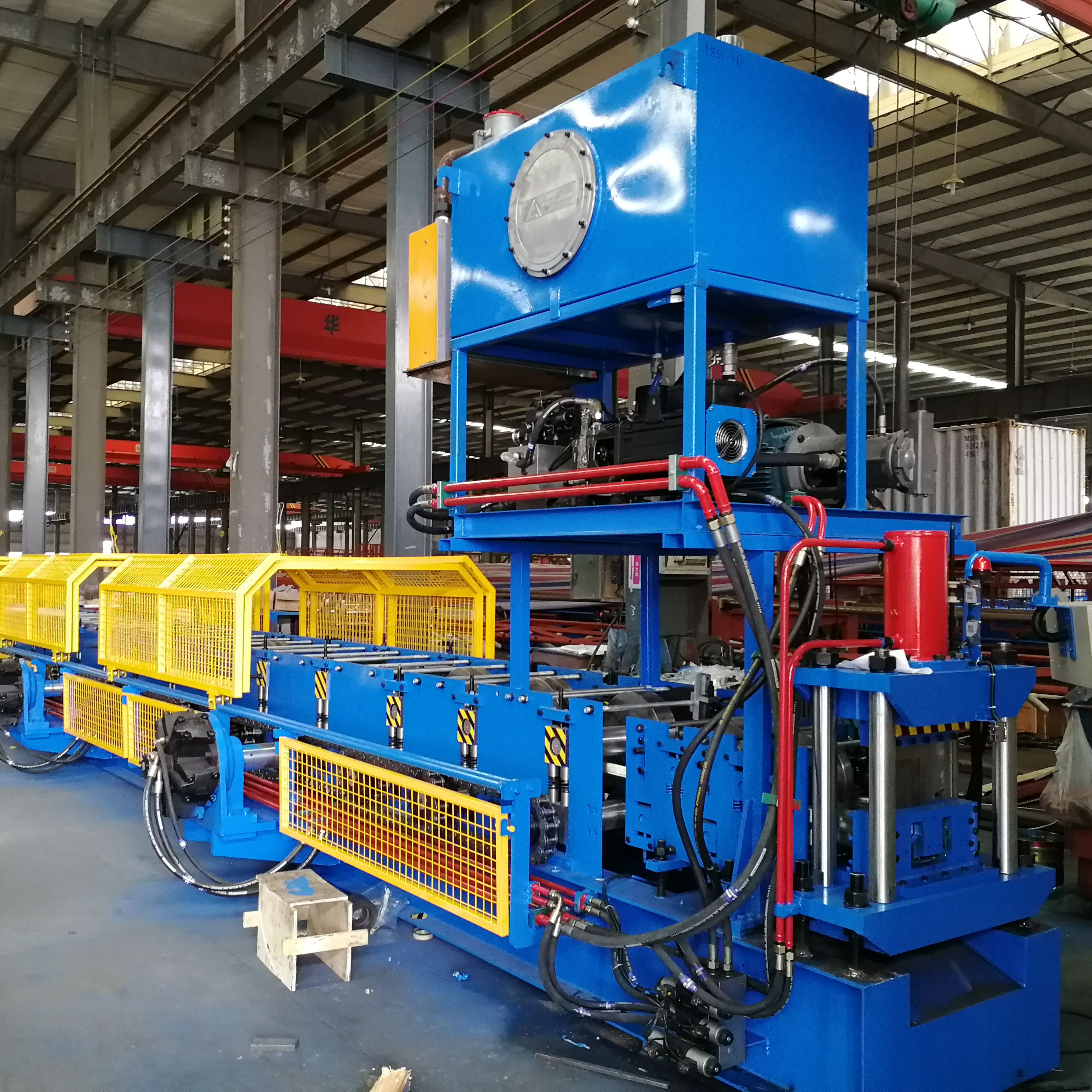 Машина для формирования рулонных профилей серии верхних балок для сборных домов, контейнеров, офисных контейнеров