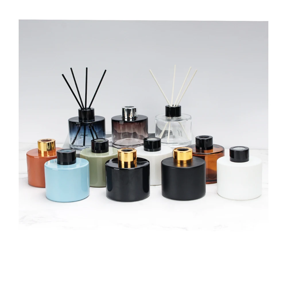 Wholesale 50ml 100ml Glass Reed Diffuser Bottle With Gold Cap Luxury Empty Glass Stick Bottle for Aroma Oil Diffuser