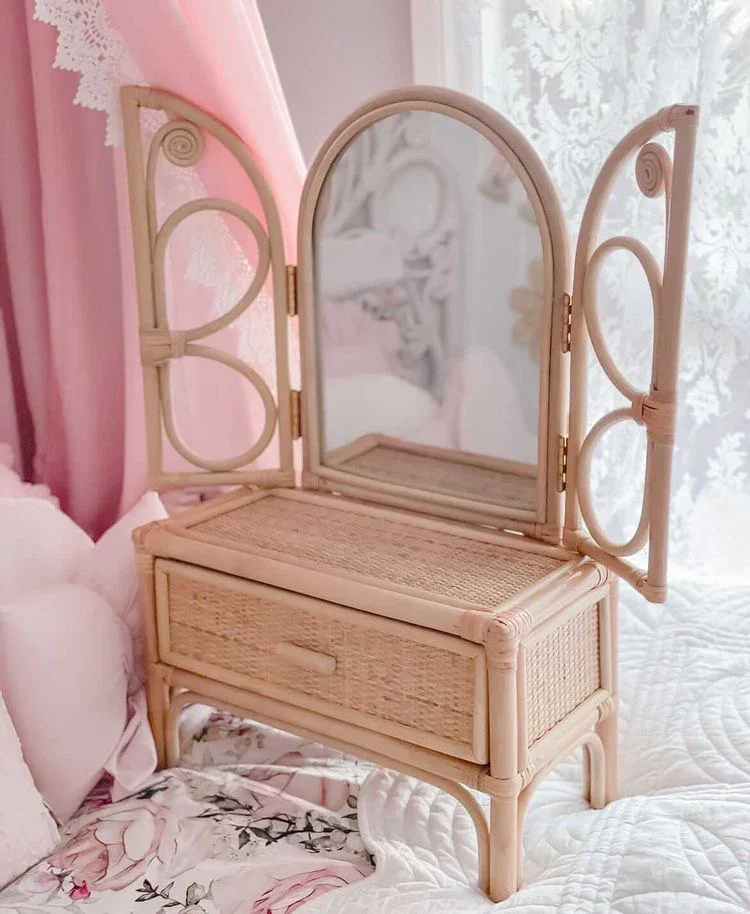 Wholesale Handicraft Natural Rattan Kids Vanity Butterfly Tiny Rattan Dressing Table For Kids