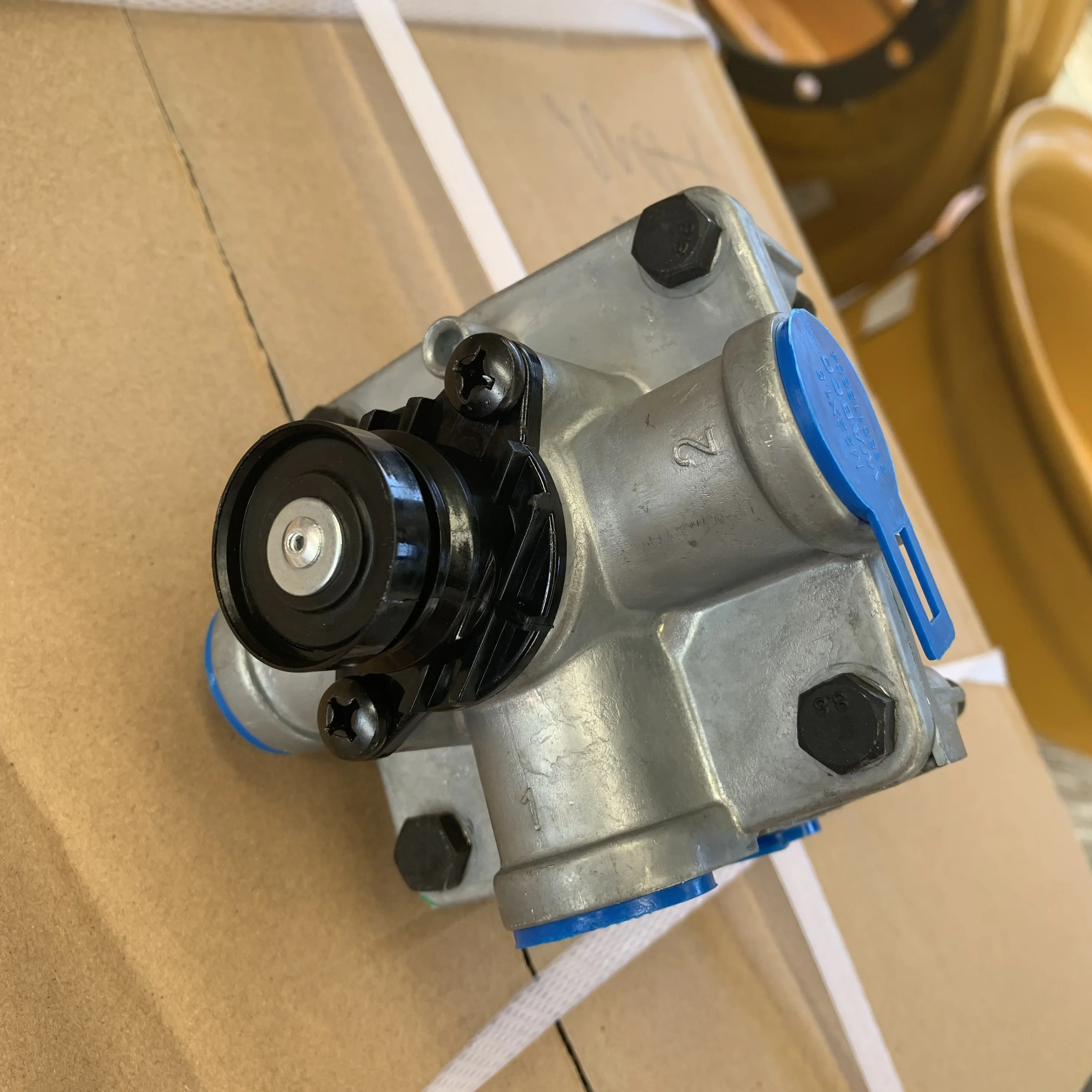 Sinotruk Howo Truck Parts Service Brake Relay Valve Wg9000360524 Buy Brake Relay Valve