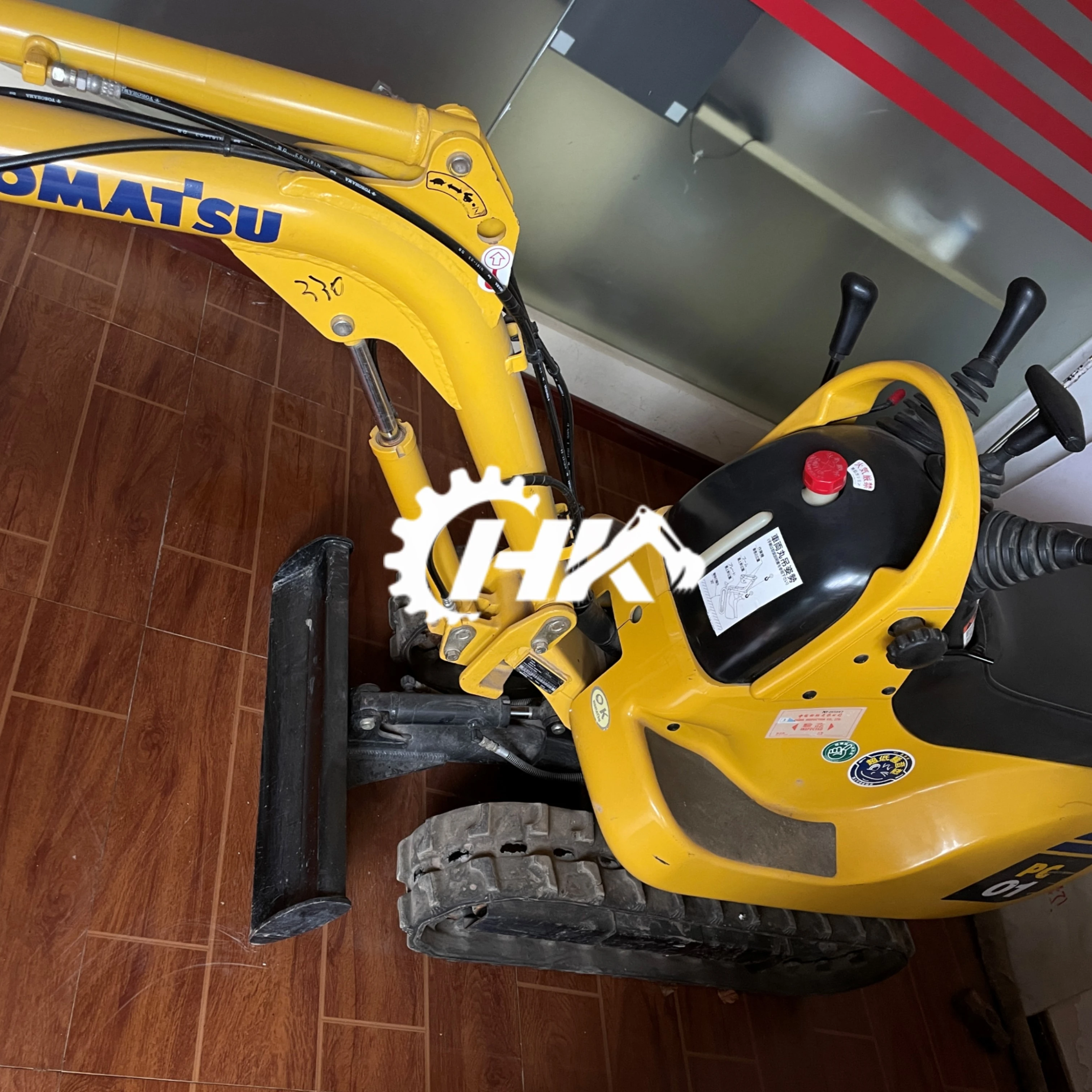 HANG KUI KOMATSU01  0.3tons 90%new Original Japanese with EPA,CE Agricultural Cheap Used KOMATSU 01  Excavator for Digging