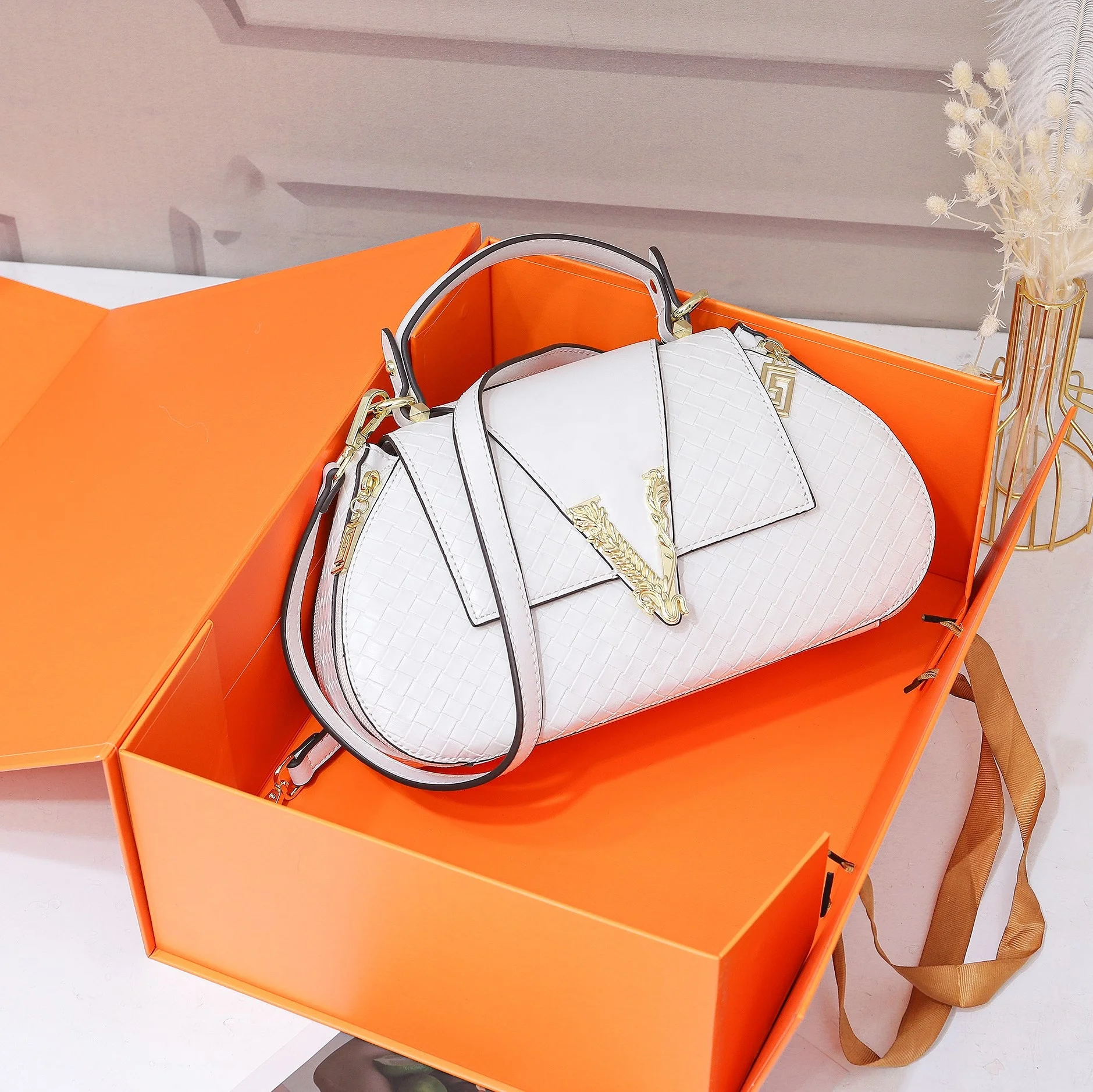 Wholesale hot selling handbags for women luxury designer saddle bags for  girls alibaba-online-shopping China ladies bags factory 30 cm From m.alibaba .com