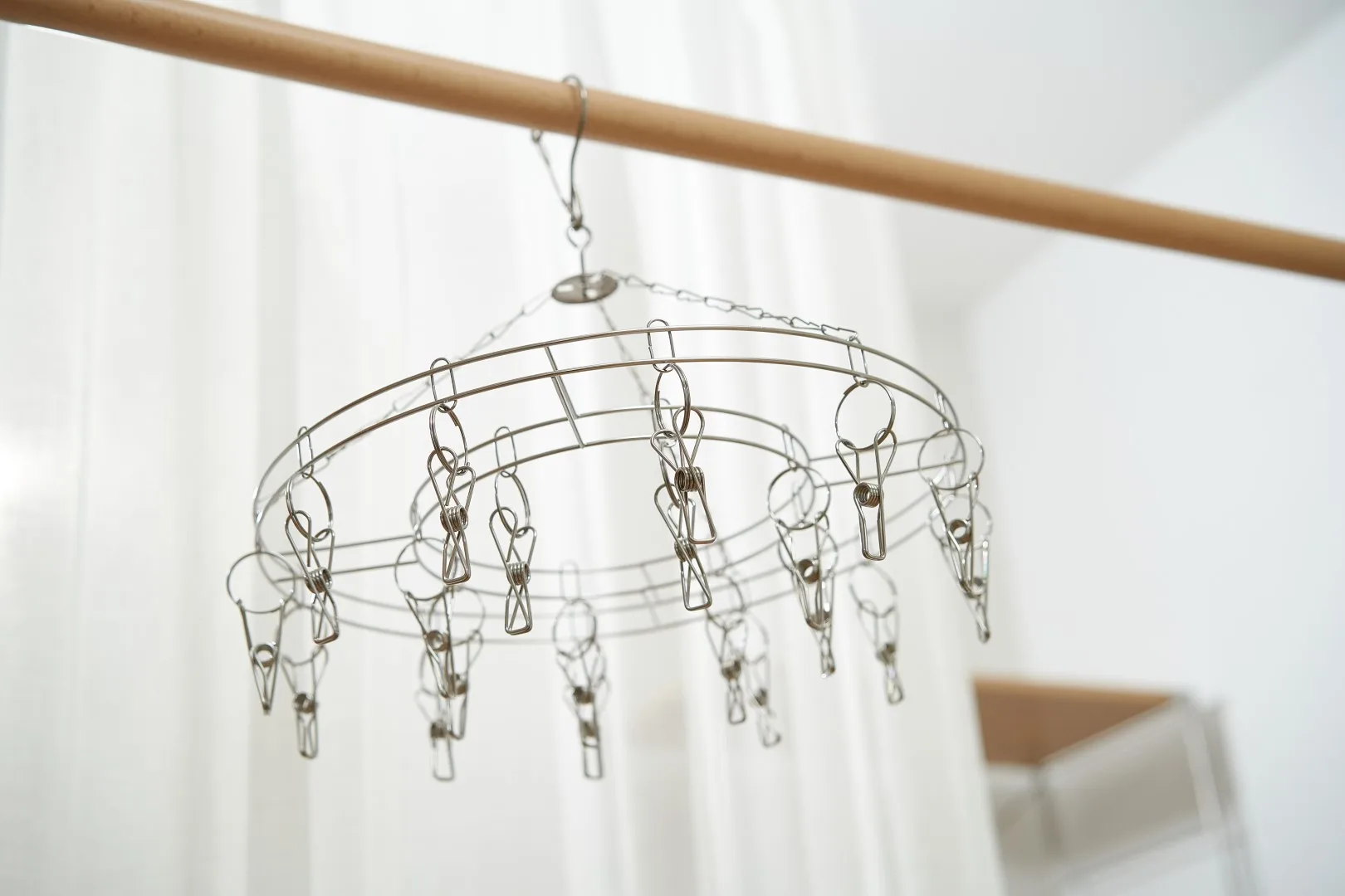 SOLELY Factory's Hot Sale Stainless Steel Round Hanging Drying Rack with 20 Clips Wardrobe Balcony Bathroom Living room