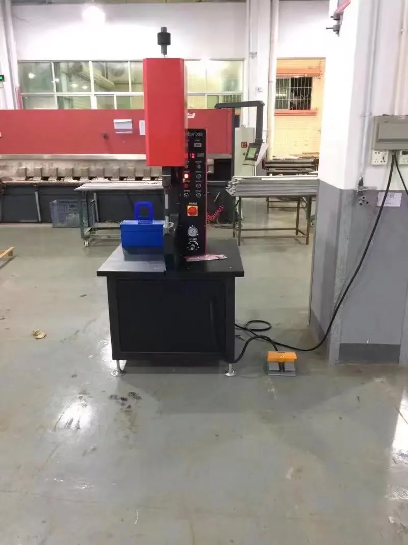 2023 Automatic Feed Rivet Machine Riveting Machine for Pcb