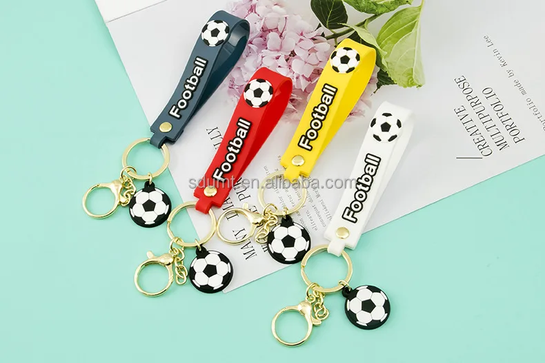 Cute Exquisite Fashion 3D Chrome Football Keychain Simulation Mini Keyring Gift - Foto 2