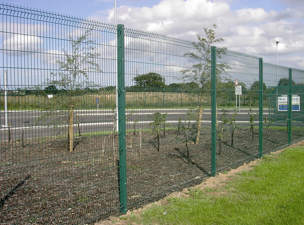 product cheap price factory sale wrought iron decorative powder coated welded wire mesh fence panels 3d folds wire mesh fence-15