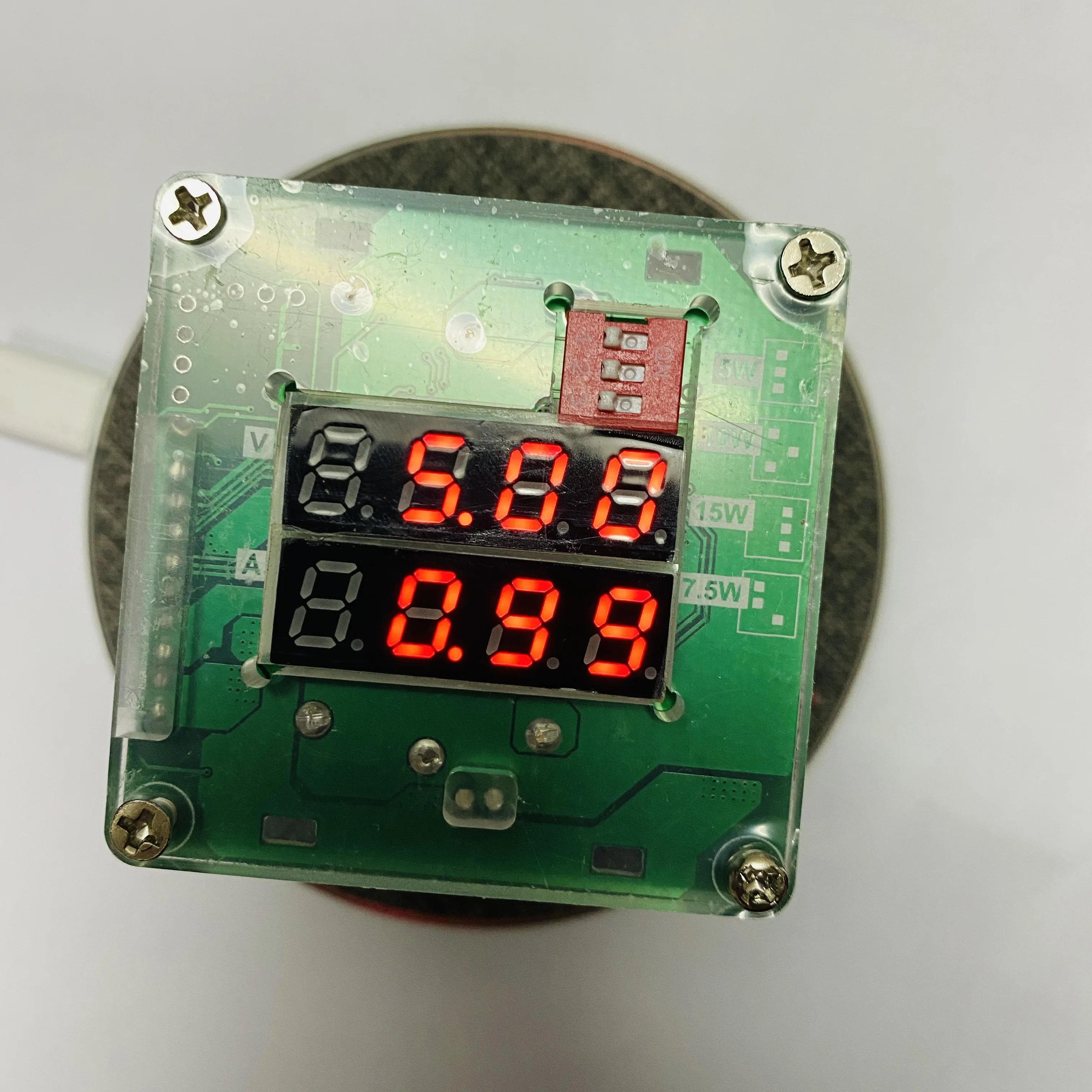 
Оригинальное заводское Беспроводное зарядное устройство qc2.0 qc 7,5 qi 15 Вт/10 Вт/3,0 Вт/5 Вт 