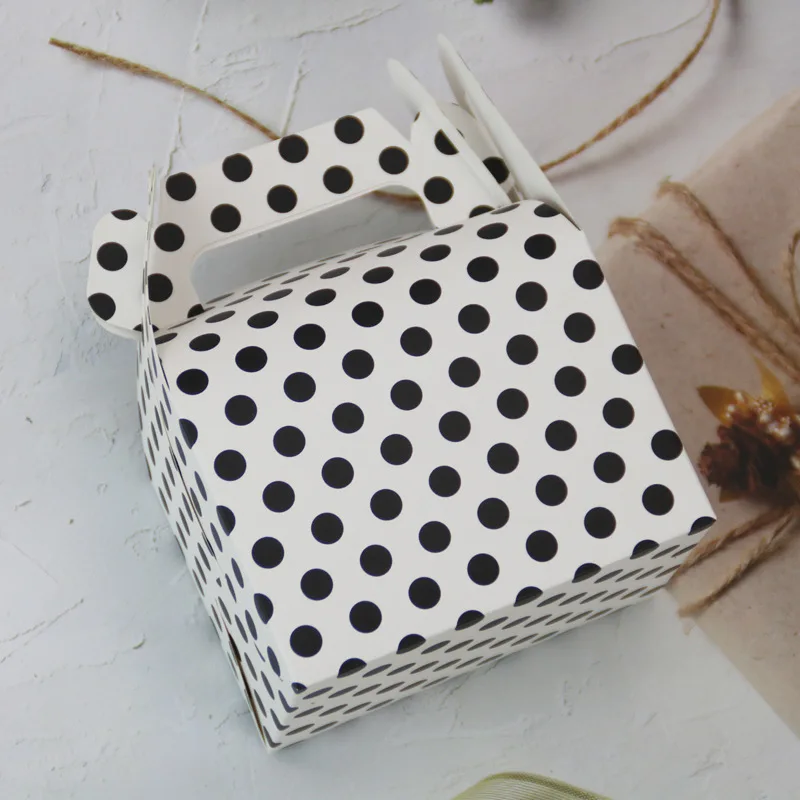 Multi-Color Dot Design Fashionable Gable Handle Portable Paper Cake Candy Cheese Cake Container for Food Sugar Foldable Folder