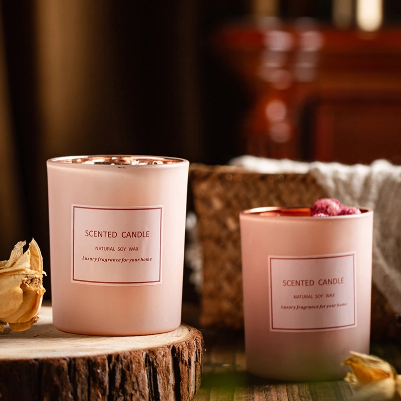 500 G) WATER LILY & CEDAR MUSK SCENTED CANDLE